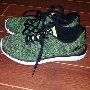 Green track shoes